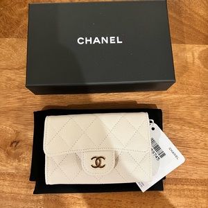 BRAND NEW CHANEL FLAP CARDHOLDER